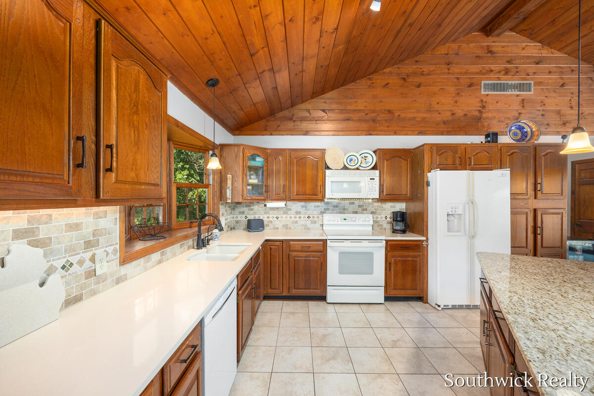2484 Shadow Lake Court NE Grand Rapids MI 49505