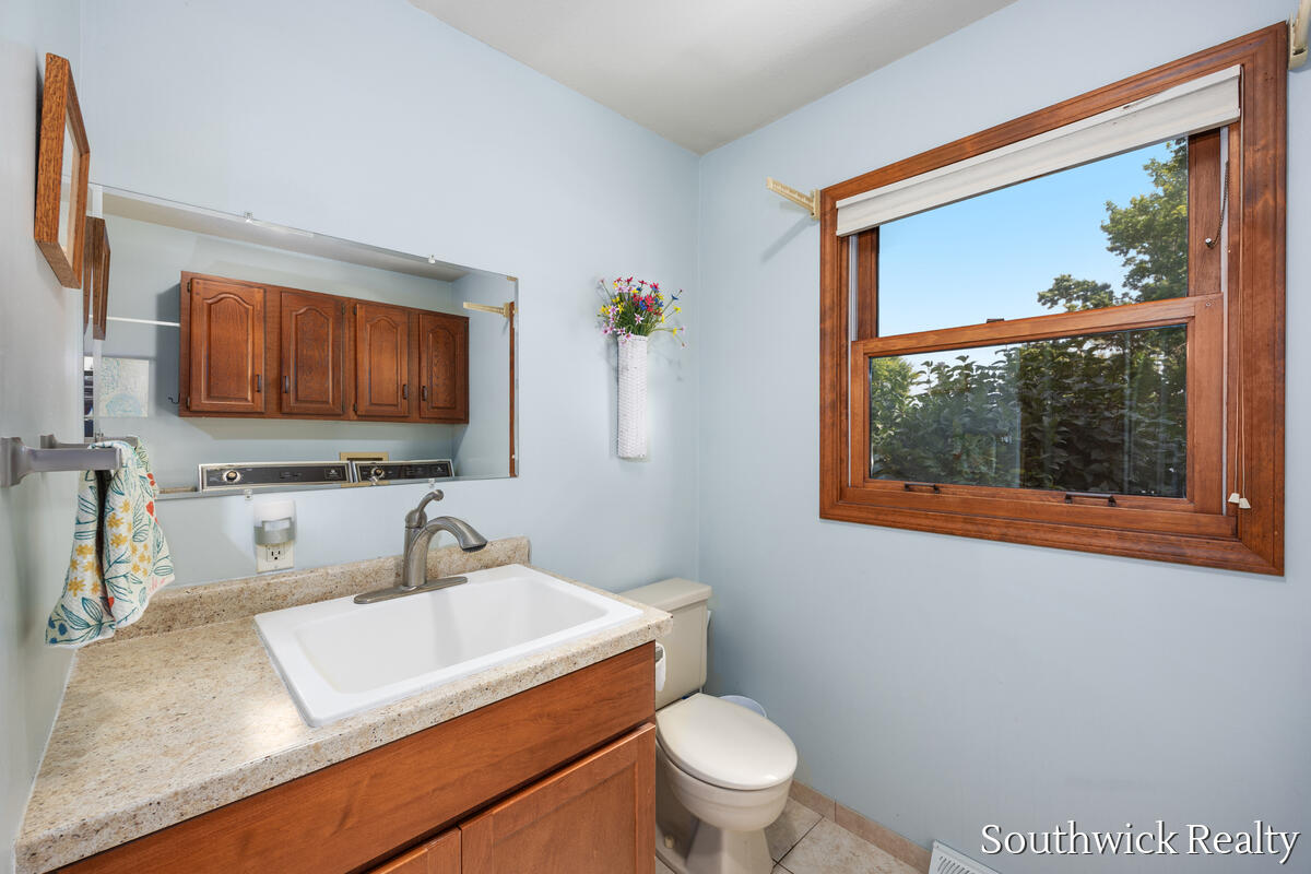 2484 Shadow Lake Court NE Grand Rapids MI 49505
