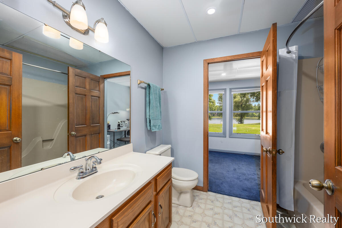 2484 Shadow Lake Court NE Grand Rapids MI 49505