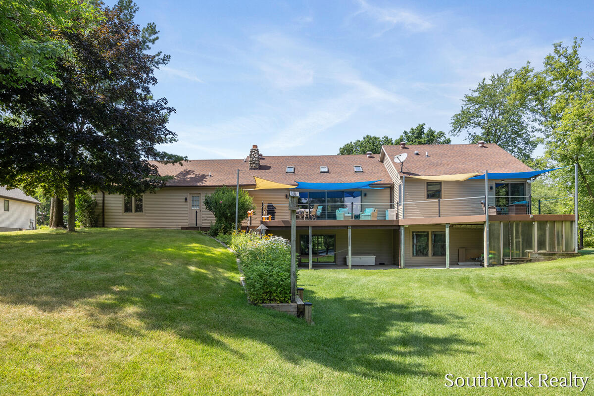 2484 Shadow Lake Court NE Grand Rapids MI 49505