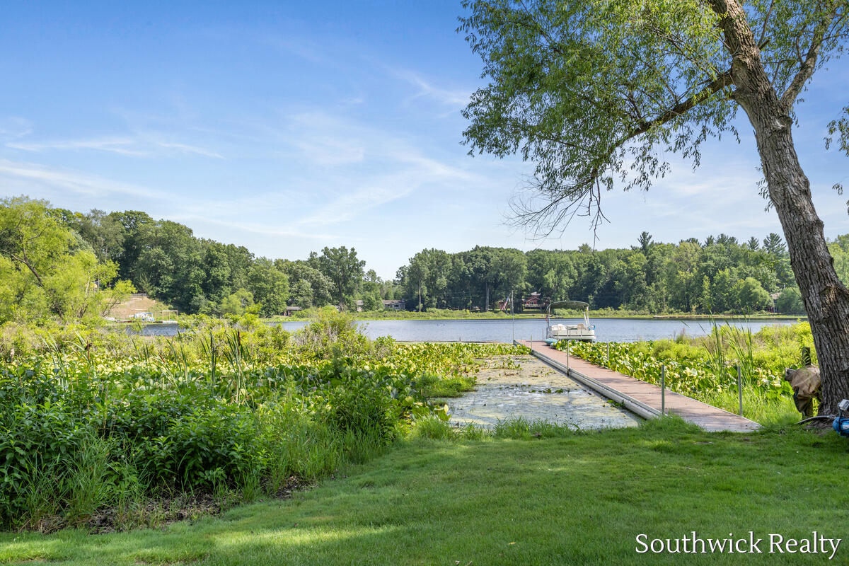 2484 Shadow Lake Court NE Grand Rapids MI 49505