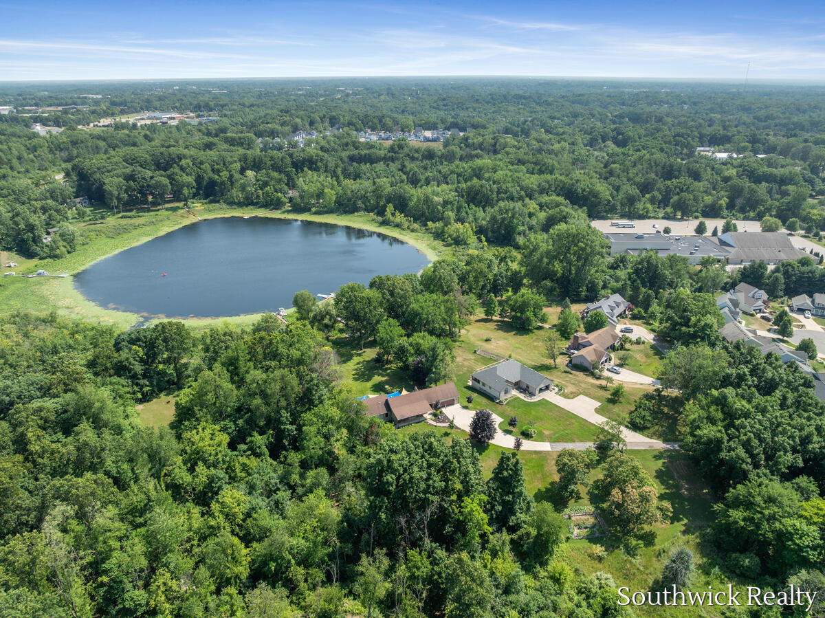 2484 Shadow Lake Court NE Grand Rapids MI 49505