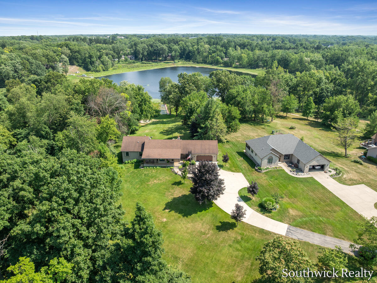 2484 Shadow Lake Court NE Grand Rapids MI 49505