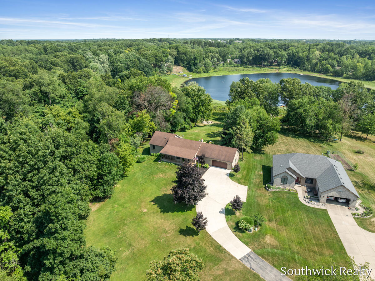 2484 Shadow Lake Court NE Grand Rapids MI 49505