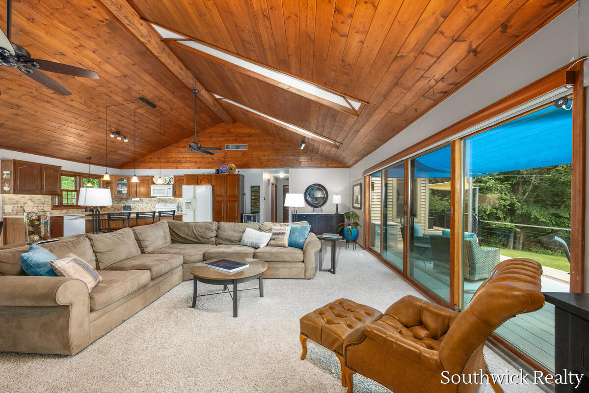 2484 Shadow Lake Court NE Grand Rapids MI 49505