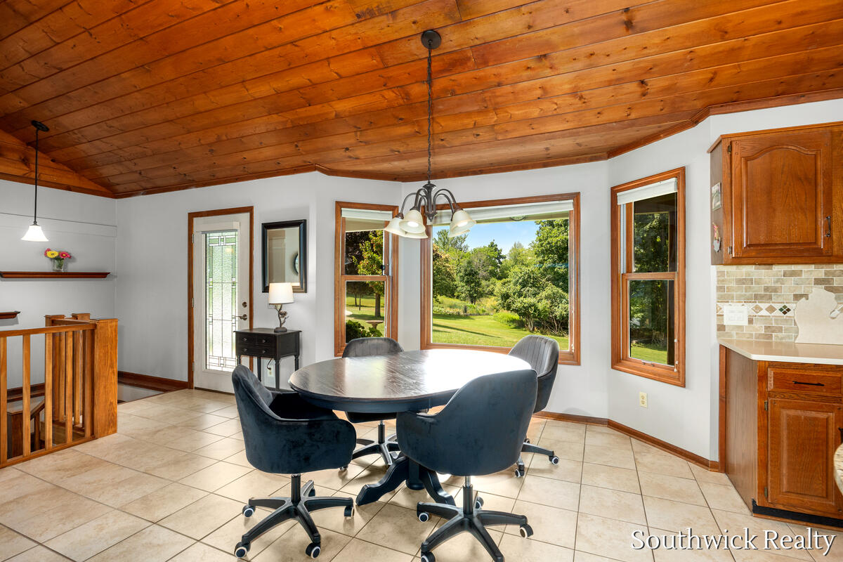 2484 Shadow Lake Court NE Grand Rapids MI 49505