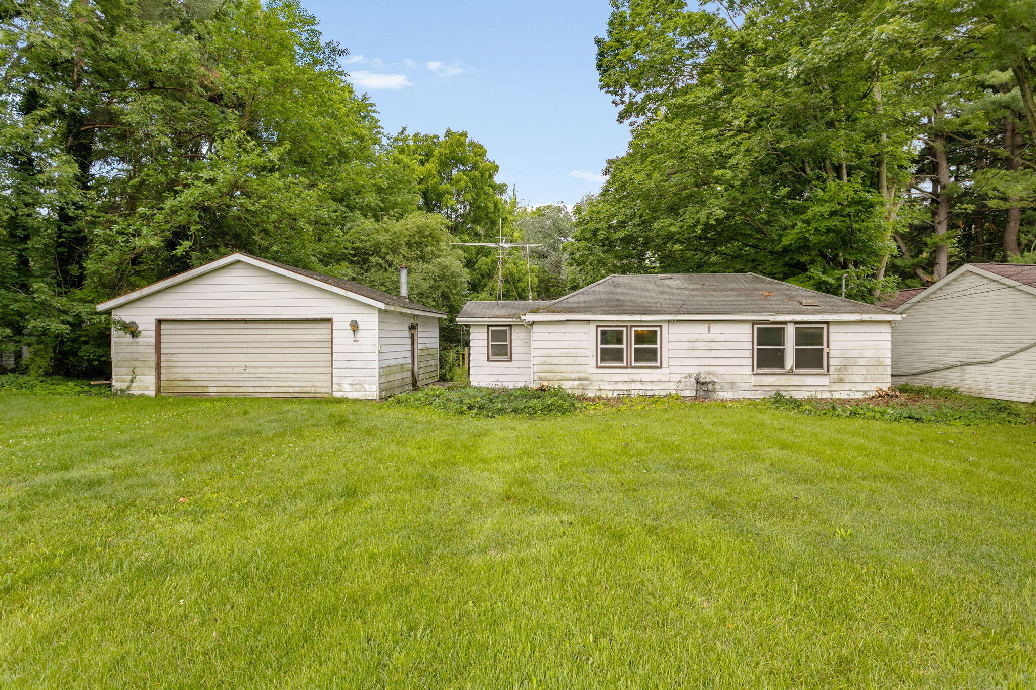 69408 Elkhart Road Edwardsburg MI 49112