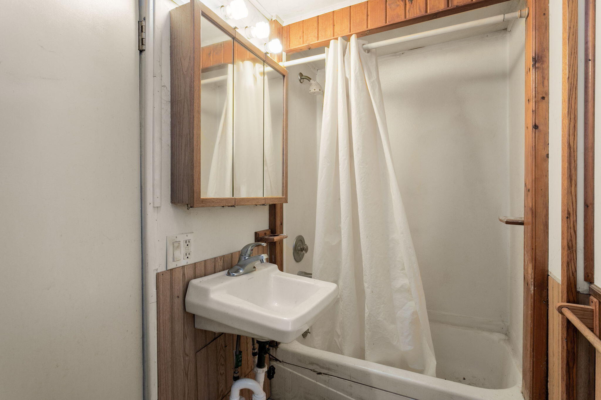 69408 Elkhart Road Edwardsburg MI 49112