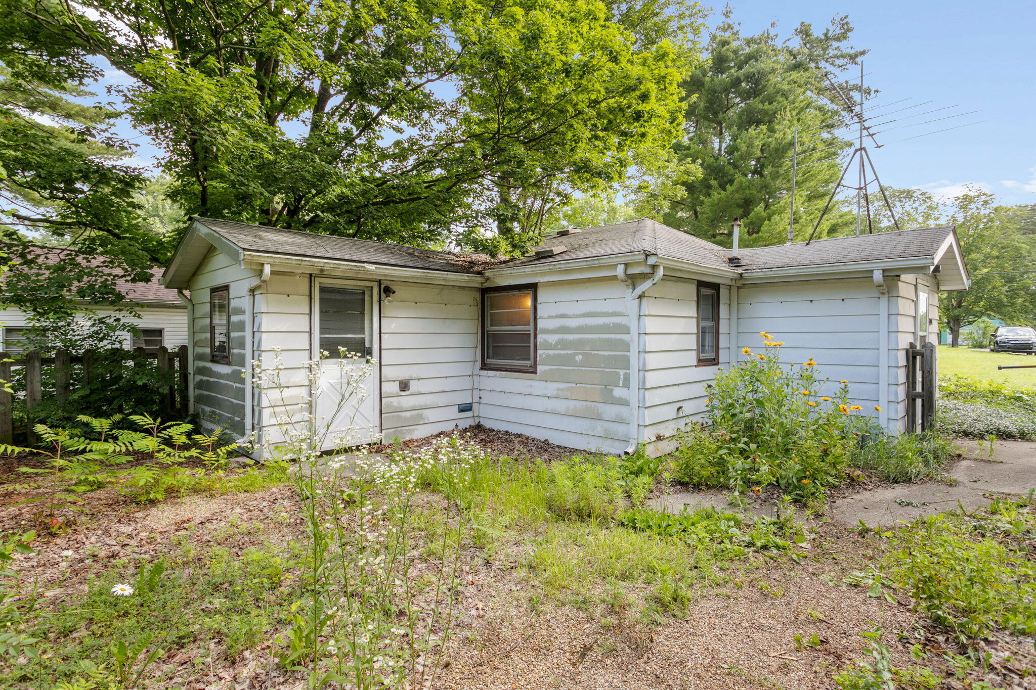 69408 Elkhart Road Edwardsburg MI 49112