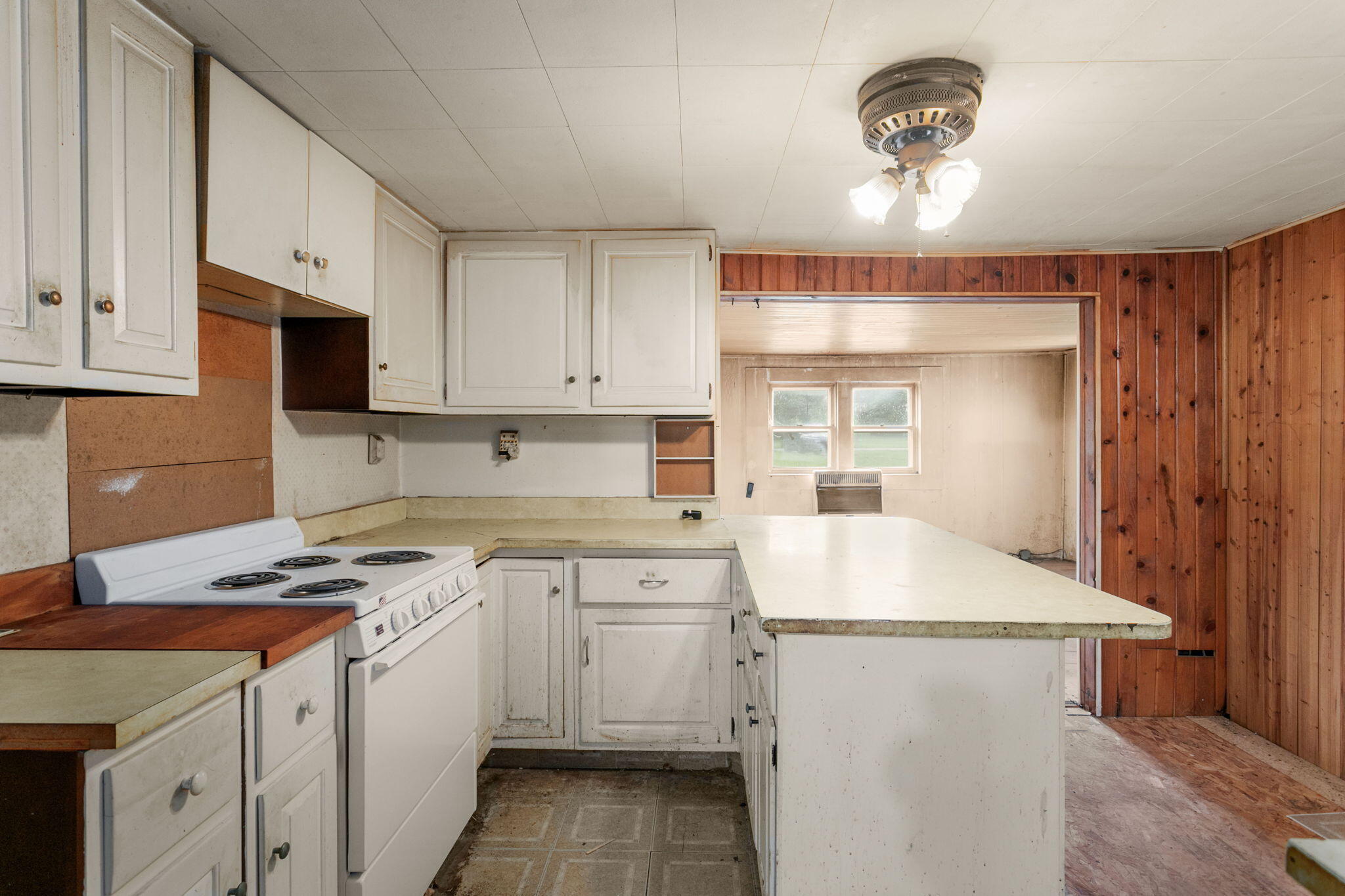 69408 Elkhart Road Edwardsburg MI 49112
