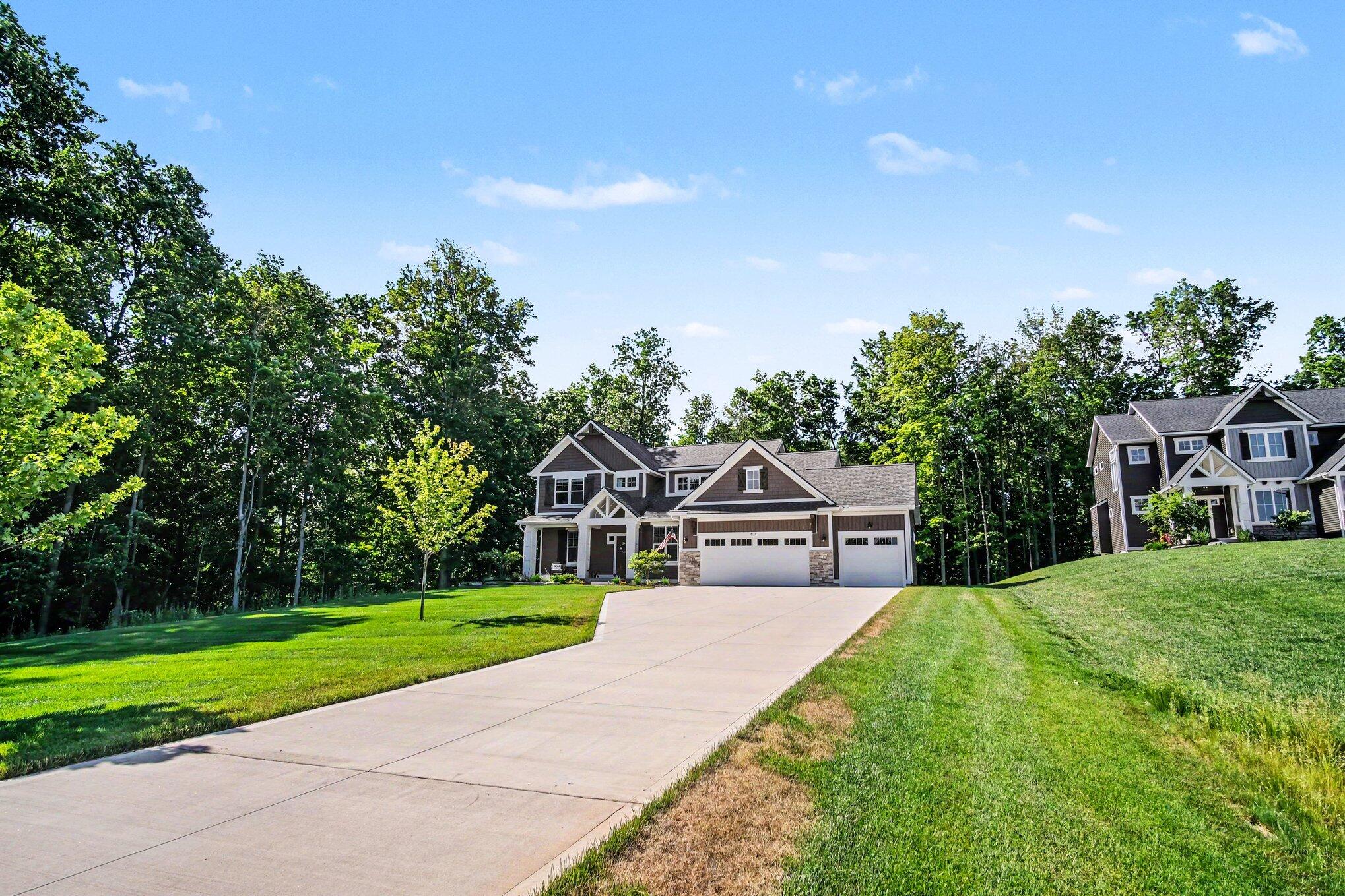 7290 Crossridge Drive SE Grand Rapids MI 49512