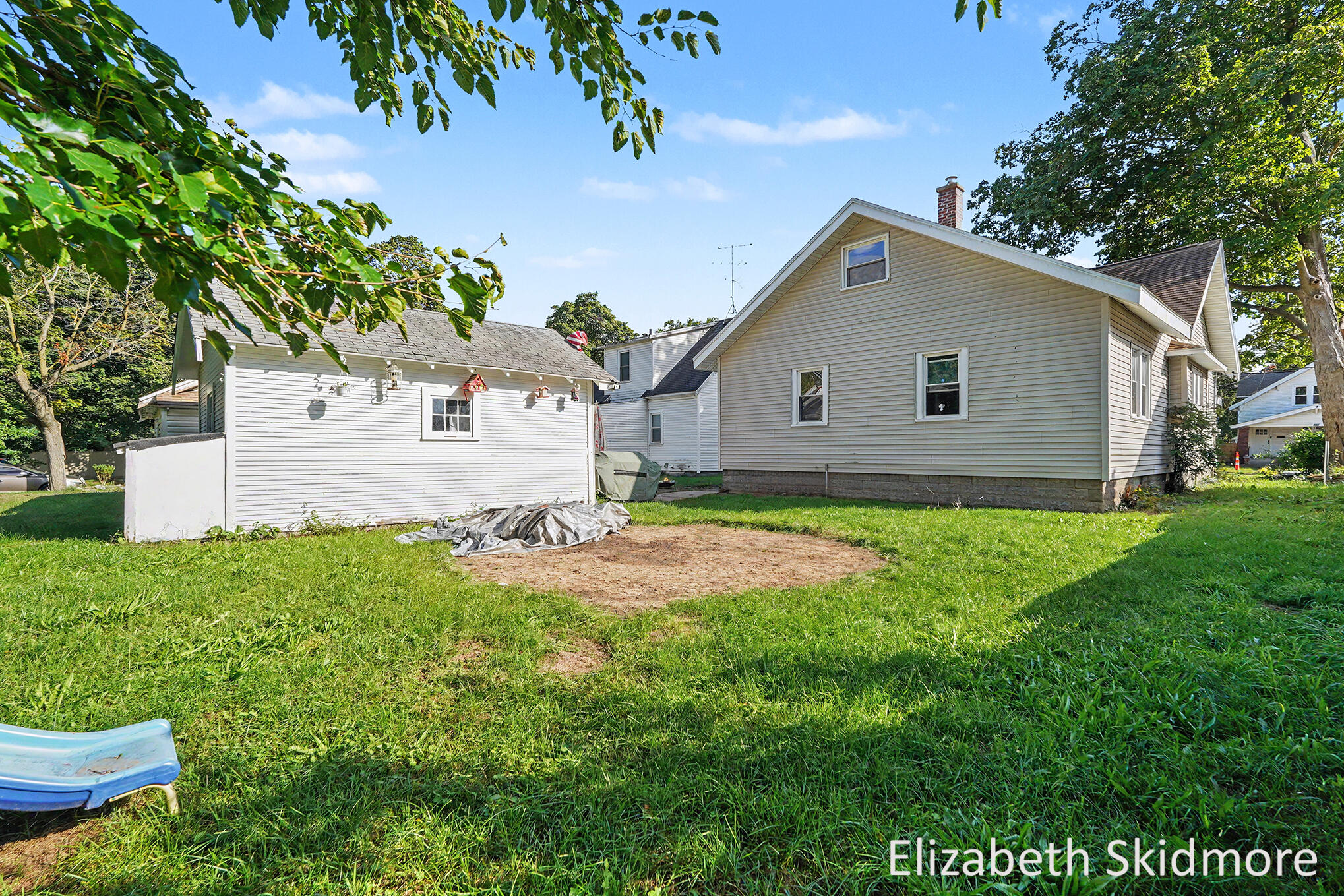 1037 Burton Street SE Grand Rapids MI 49507