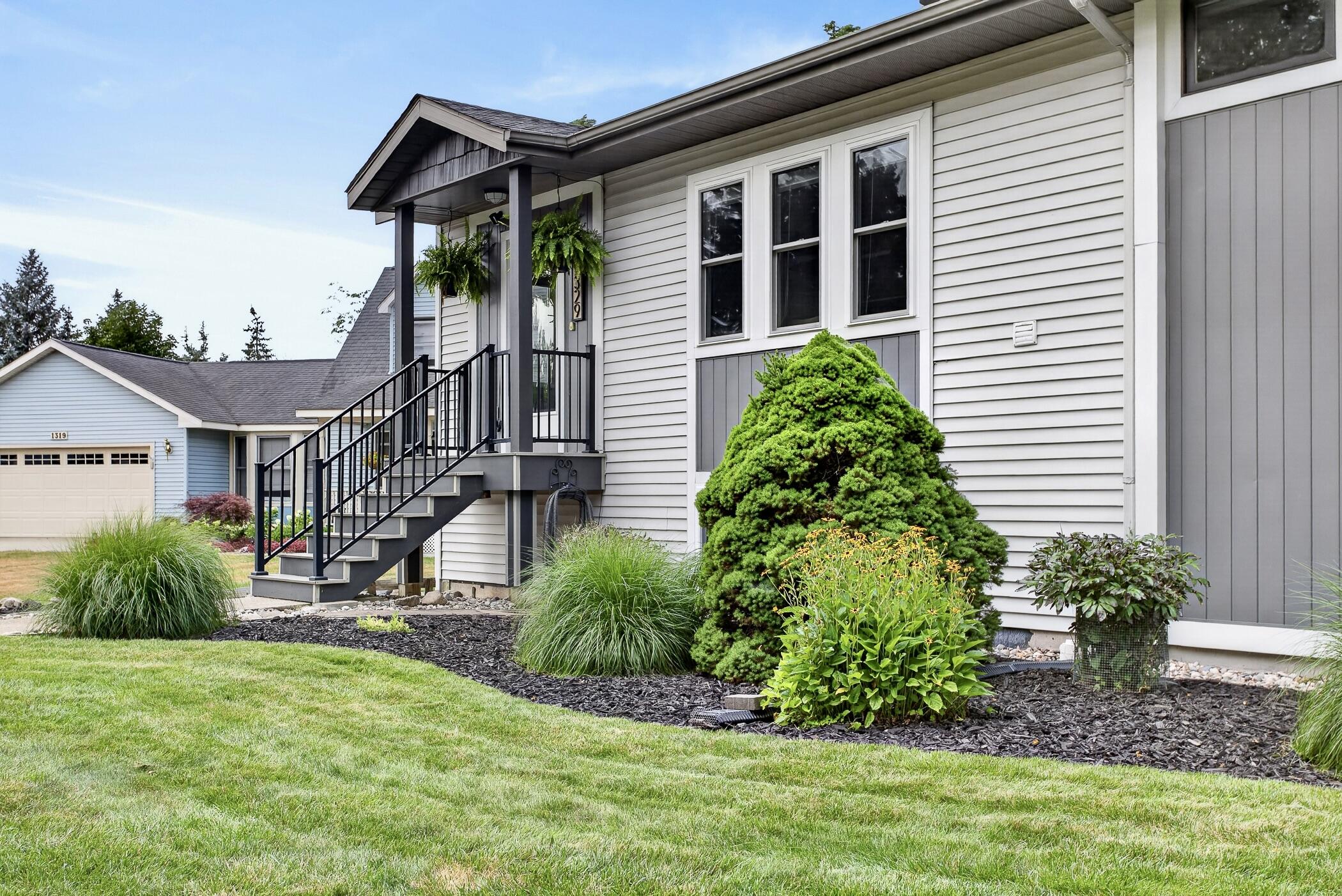 1329 Dewberry Court NE Grand Rapids MI 49505