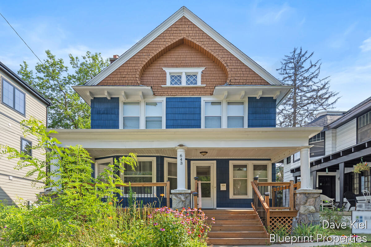 643 Lake Drive SE Grand Rapids MI 49503