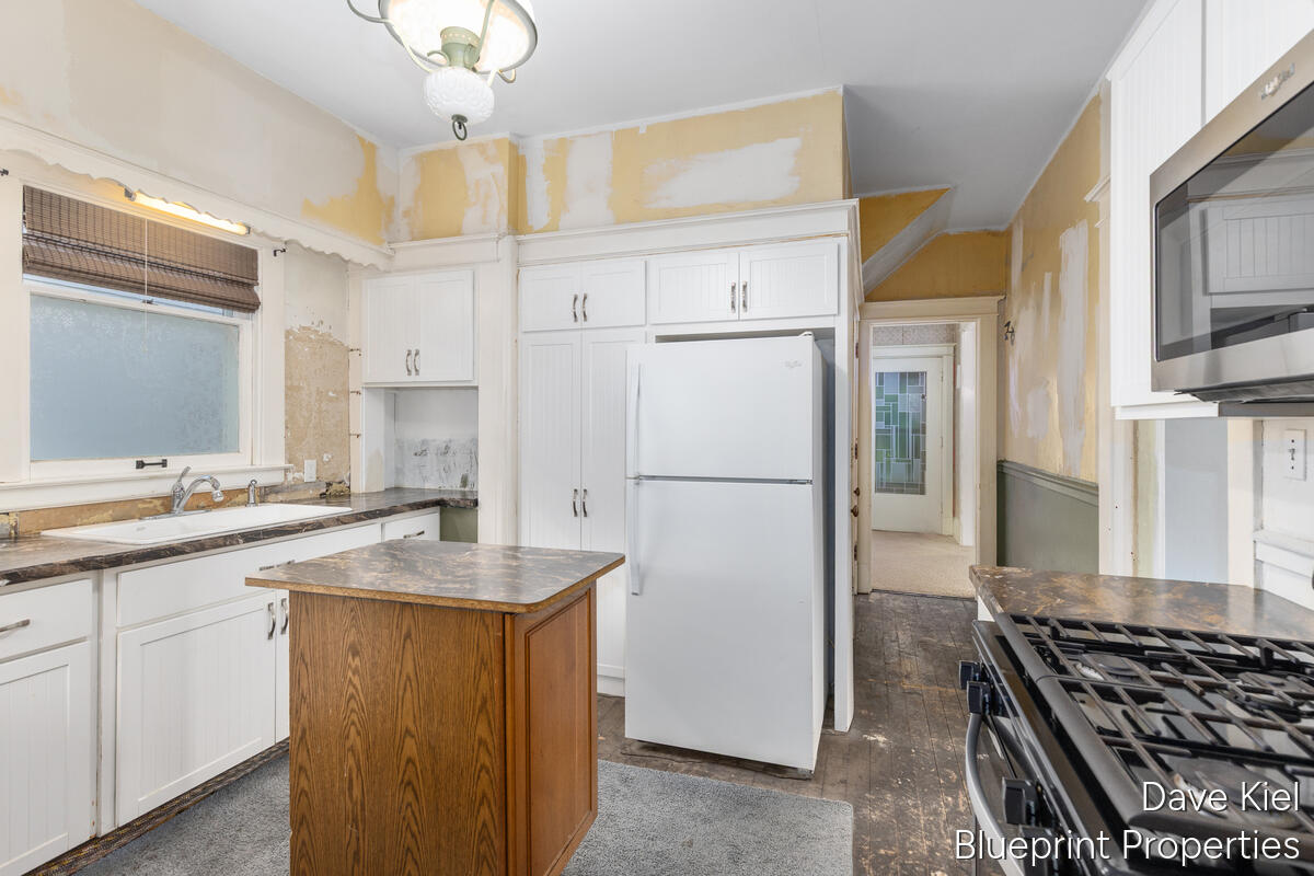 643 Lake Drive SE Grand Rapids MI 49503