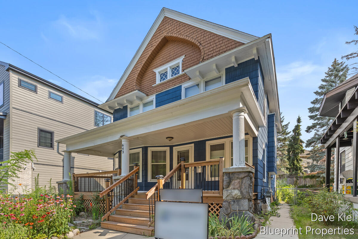 643 Lake Drive SE Grand Rapids MI 49503