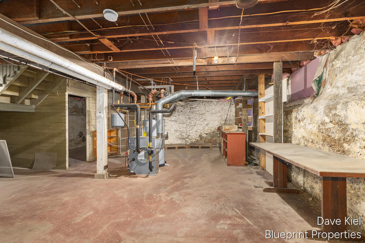 643 Lake Drive SE Grand Rapids MI 49503