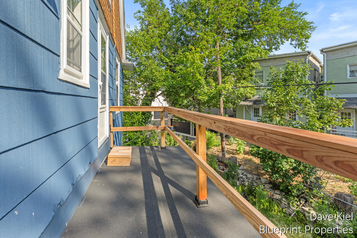 643 Lake Drive SE Grand Rapids MI 49503