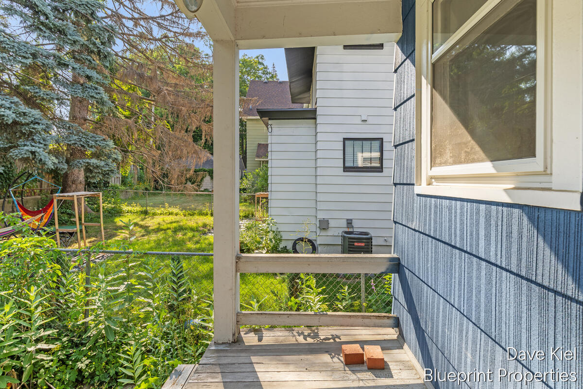 643 Lake Drive SE Grand Rapids MI 49503