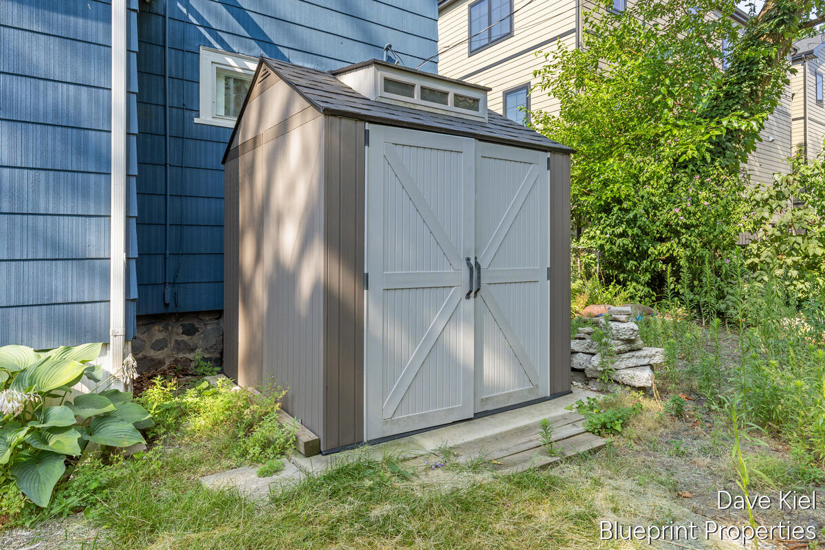 643 Lake Drive SE Grand Rapids MI 49503
