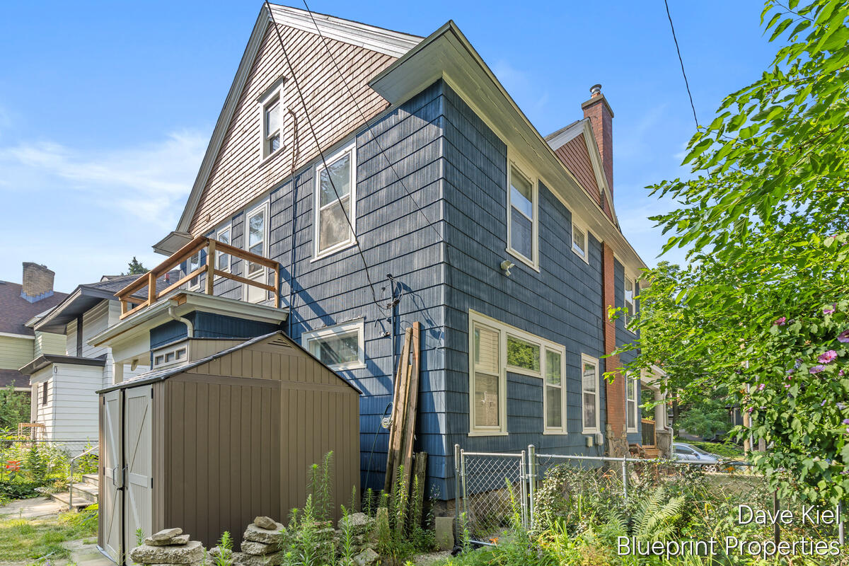 643 Lake Drive SE Grand Rapids MI 49503