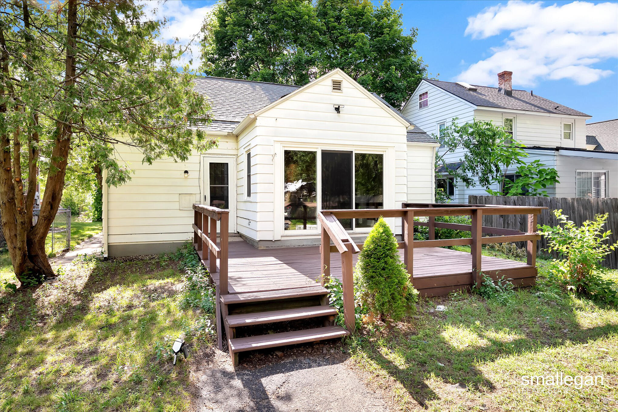 820 Diamond Avenue NE Grand Rapids MI 49503