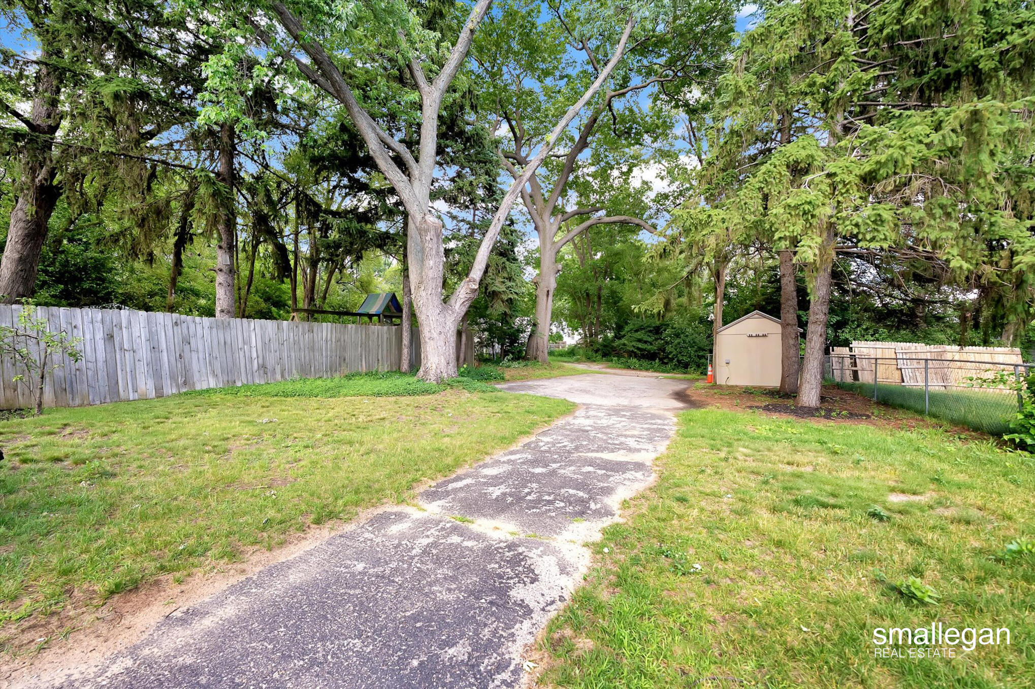 820 Diamond Avenue NE Grand Rapids MI 49503