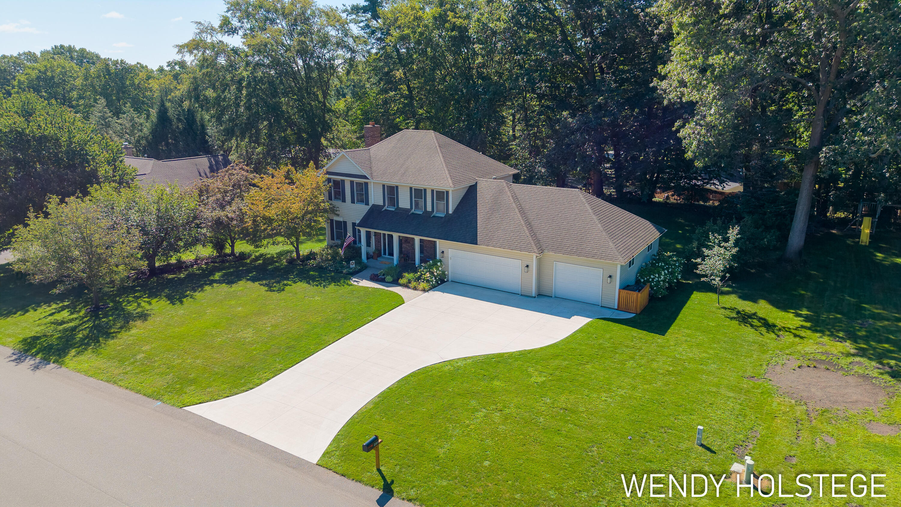 2066 Woodlark Drive Holland MI 49424