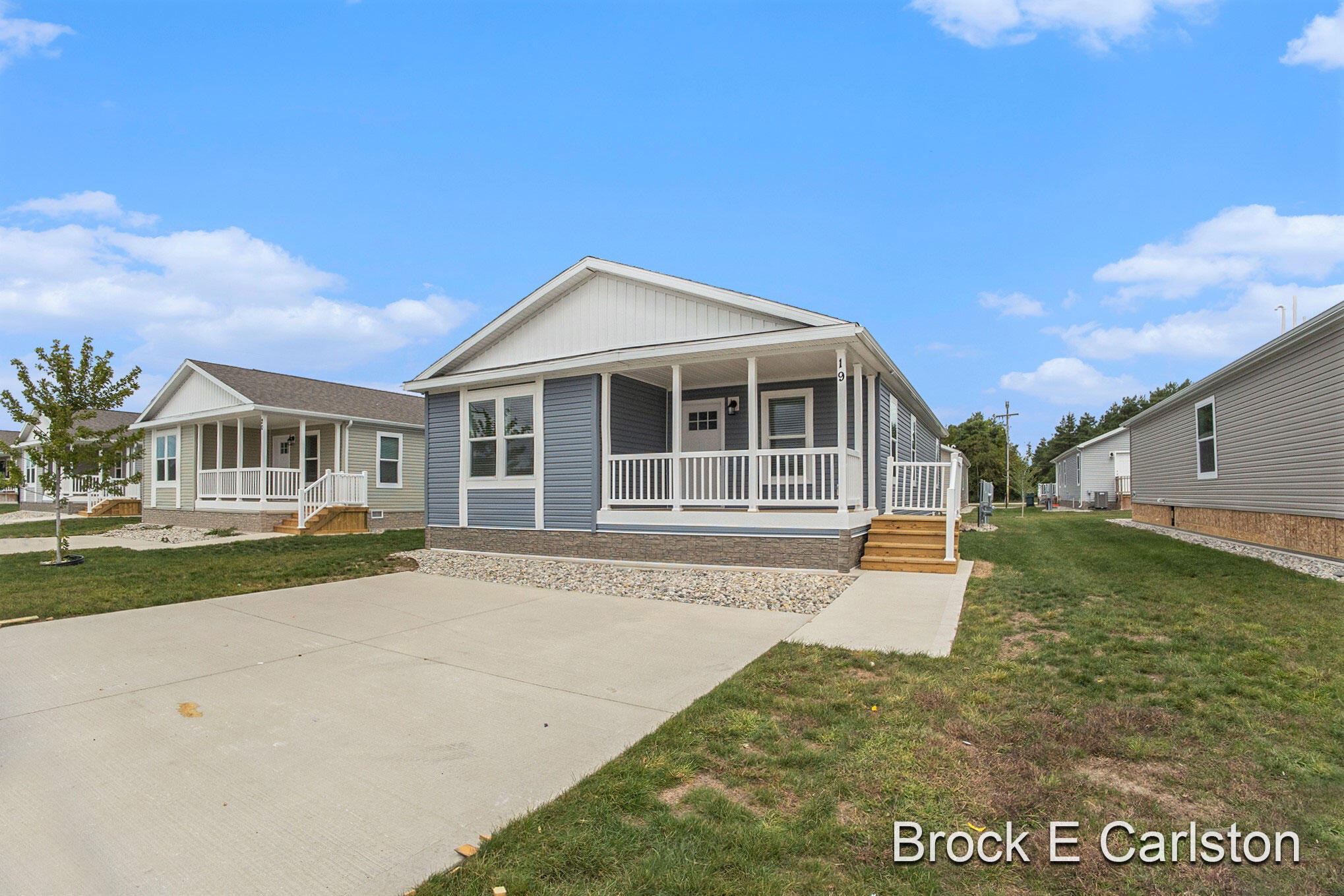 1283 E Ellis Road Norton Shores MI 49441