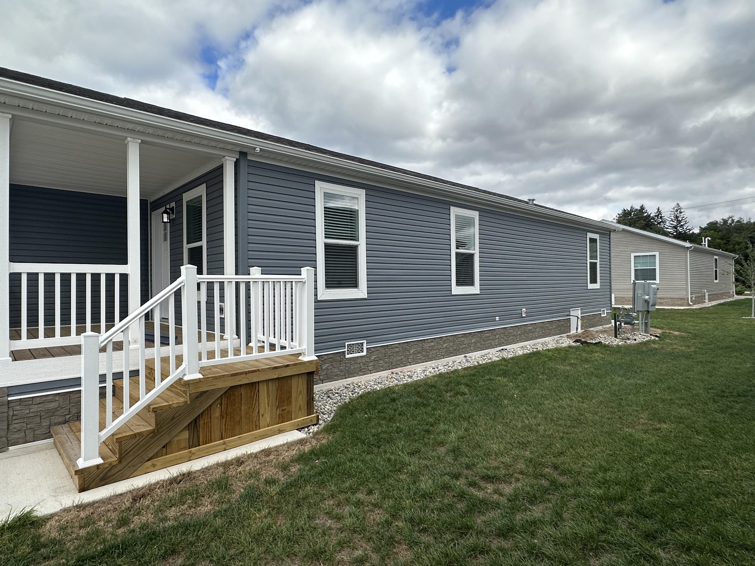 1283 E Ellis Road Norton Shores MI 49441