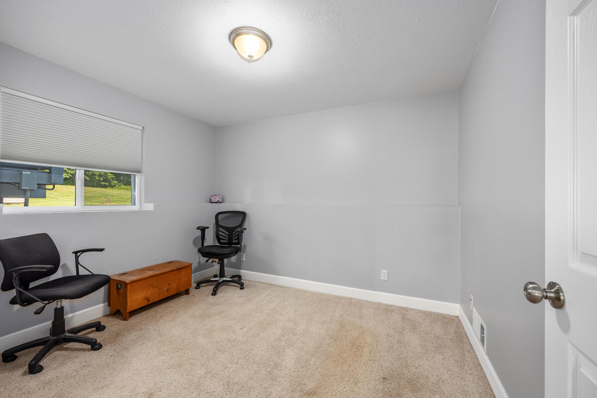 1126 N Vista Lane Allegan MI 49010