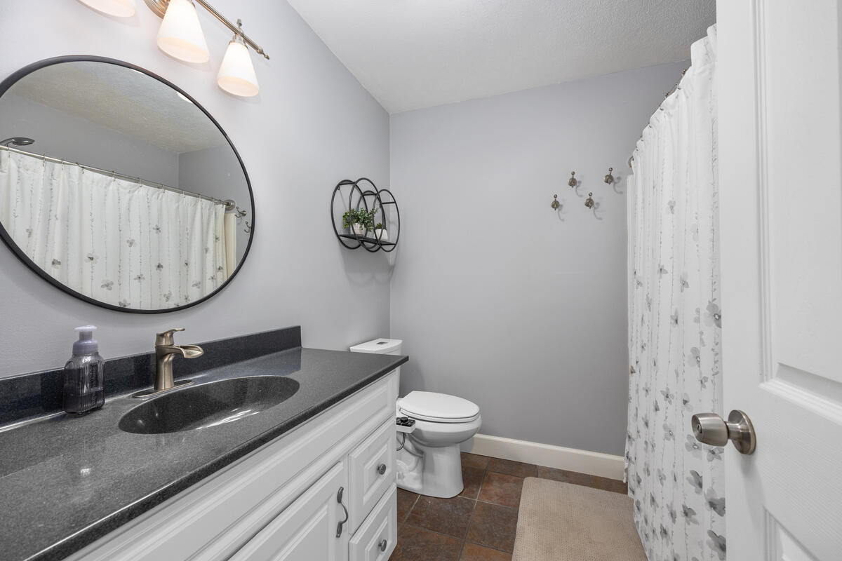 1126 N Vista Lane Allegan MI 49010