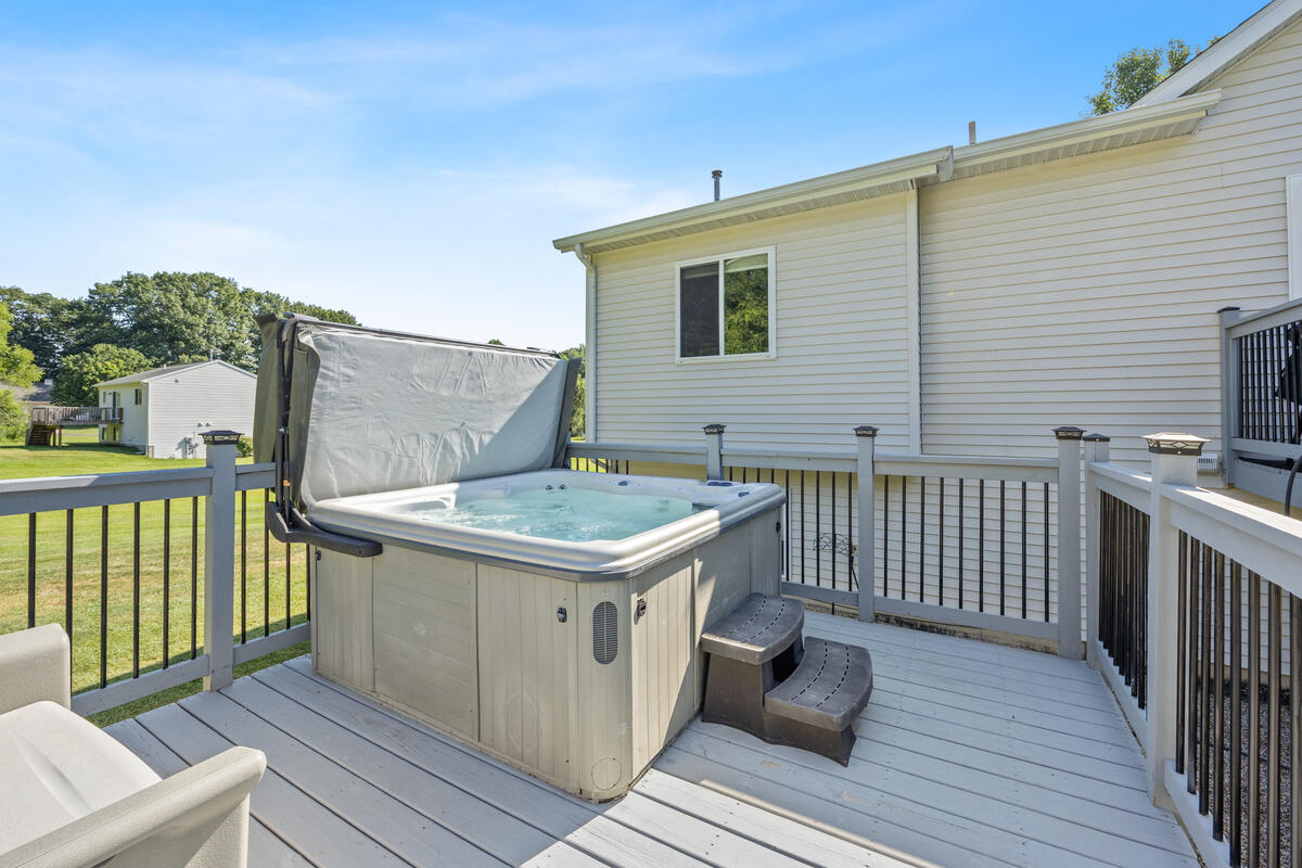 1126 N Vista Lane Allegan MI 49010