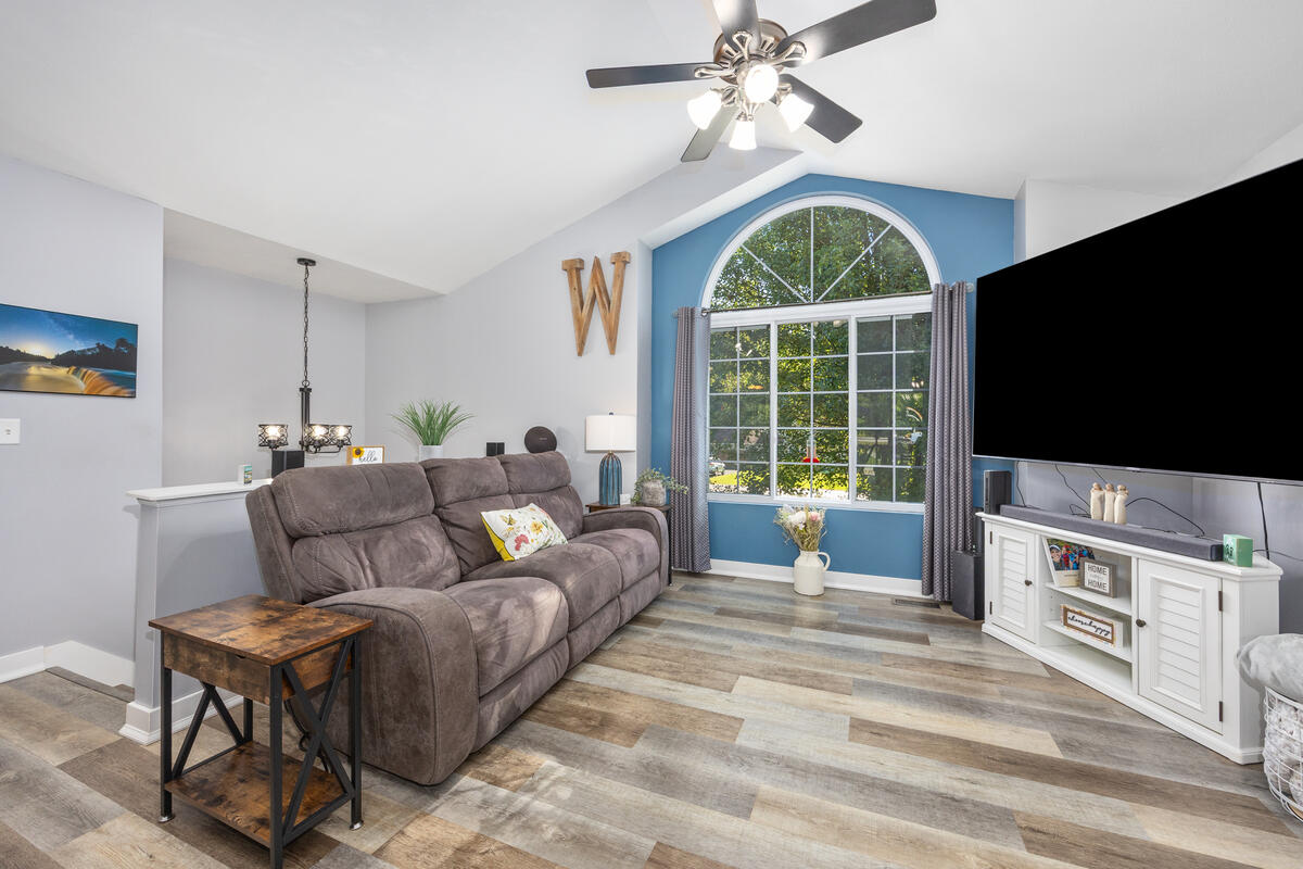1126 N Vista Lane Allegan MI 49010
