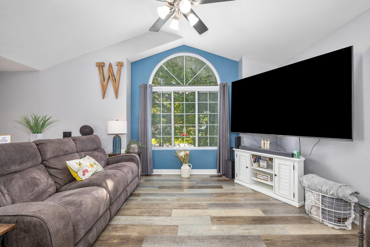 1126 N Vista Lane Allegan MI 49010