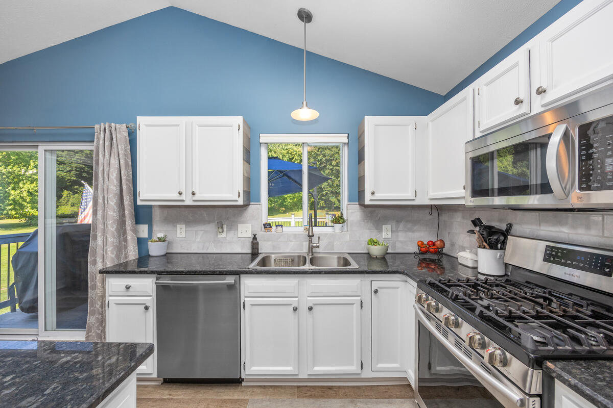 1126 N Vista Lane Allegan MI 49010