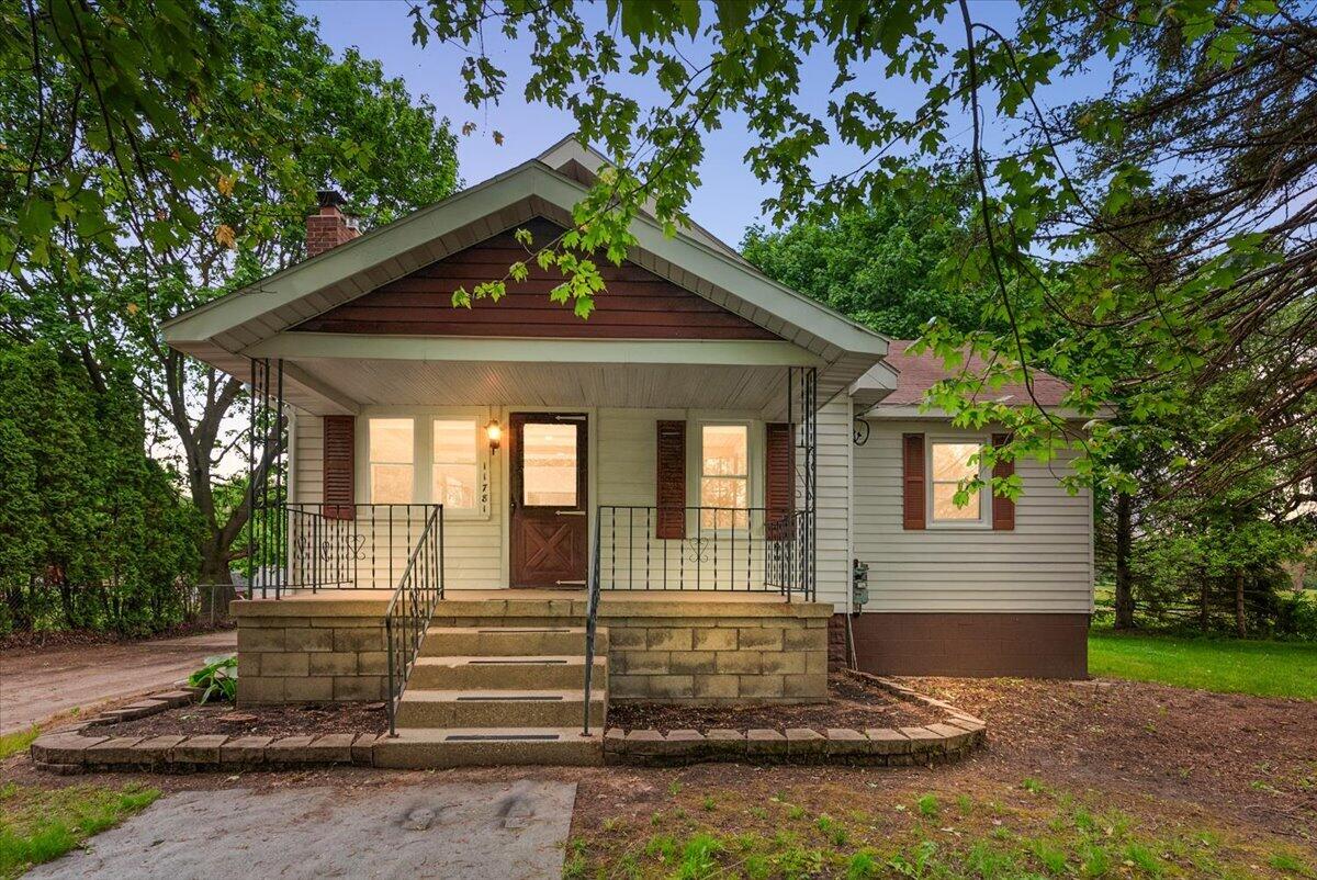 11781 8th Avenue NW Grand Rapids MI 49534