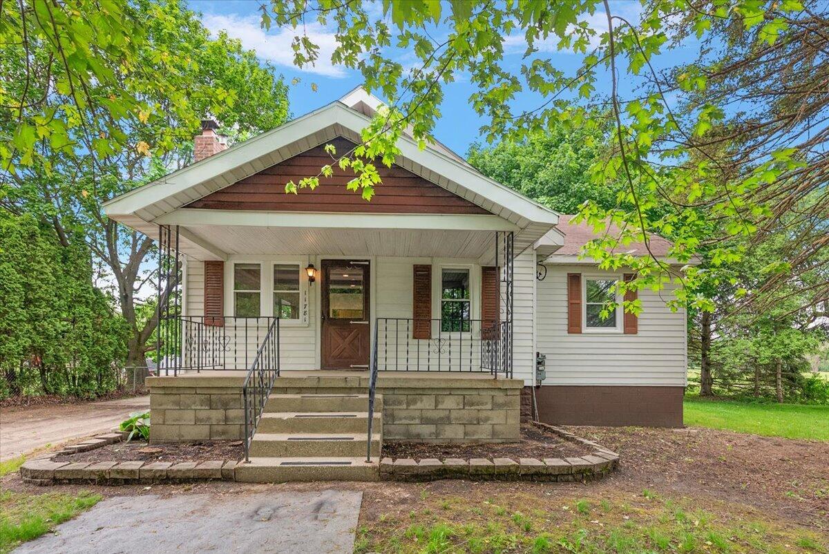 11781 8th Avenue NW Grand Rapids MI 49534