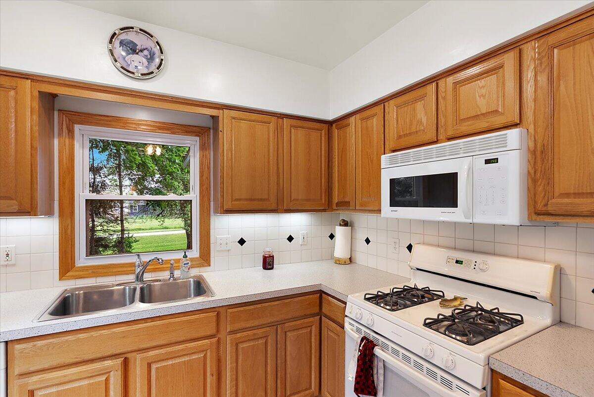 11781 8th Avenue NW Grand Rapids MI 49534