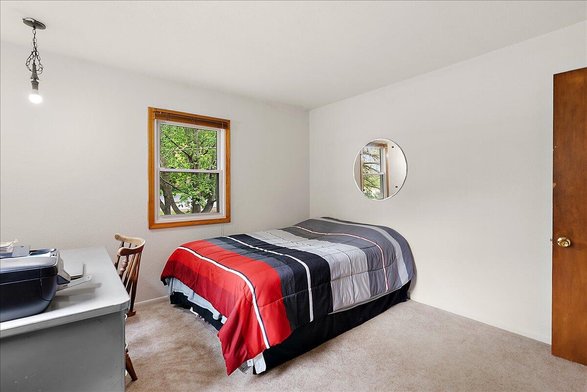 11781 8th Avenue NW Grand Rapids MI 49534