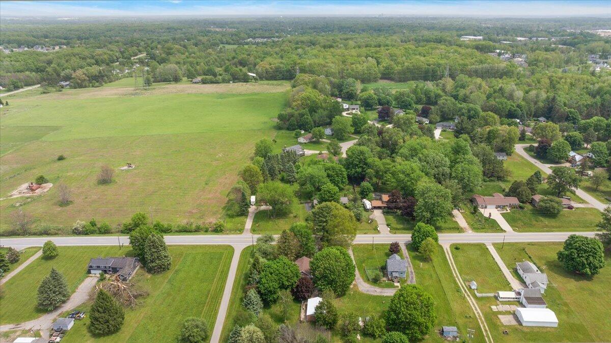 11781 8th Avenue NW Grand Rapids MI 49534