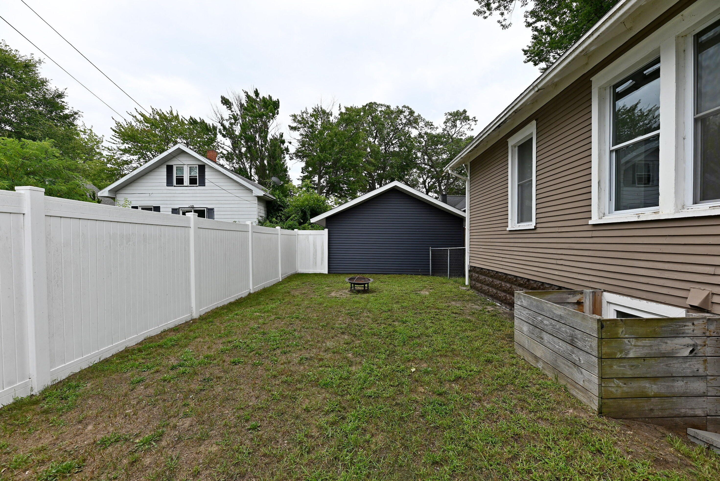 2362 Denmark Street Muskegon MI 49441