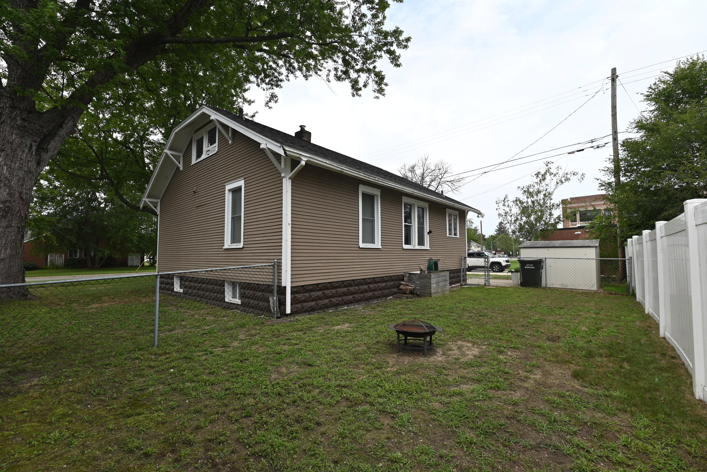 2362 Denmark Street Muskegon MI 49441