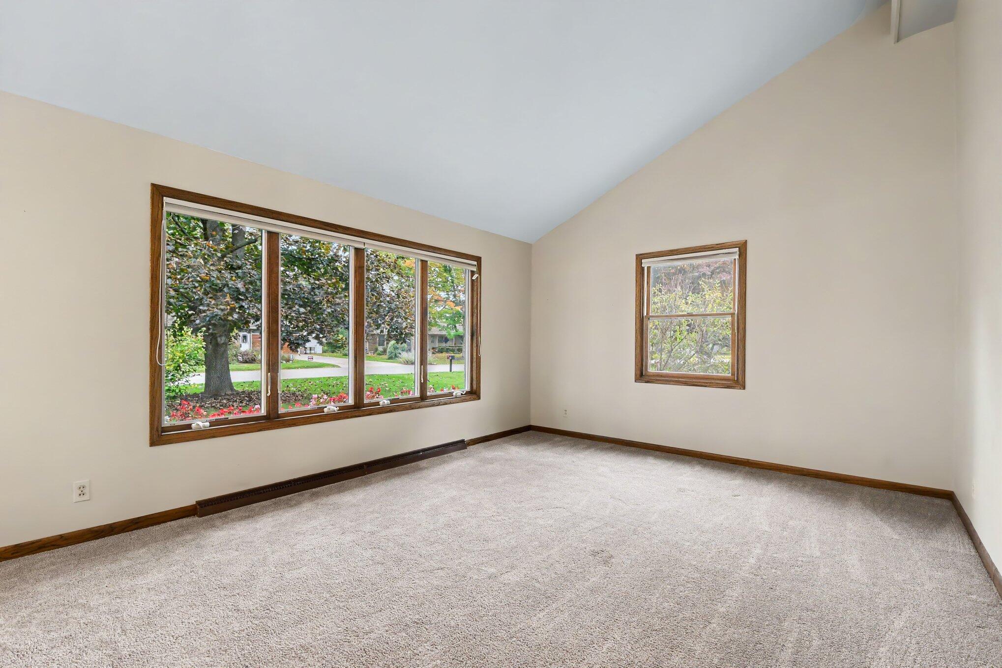 859 Paradise Lake Drive SE Grand Rapids MI 49546