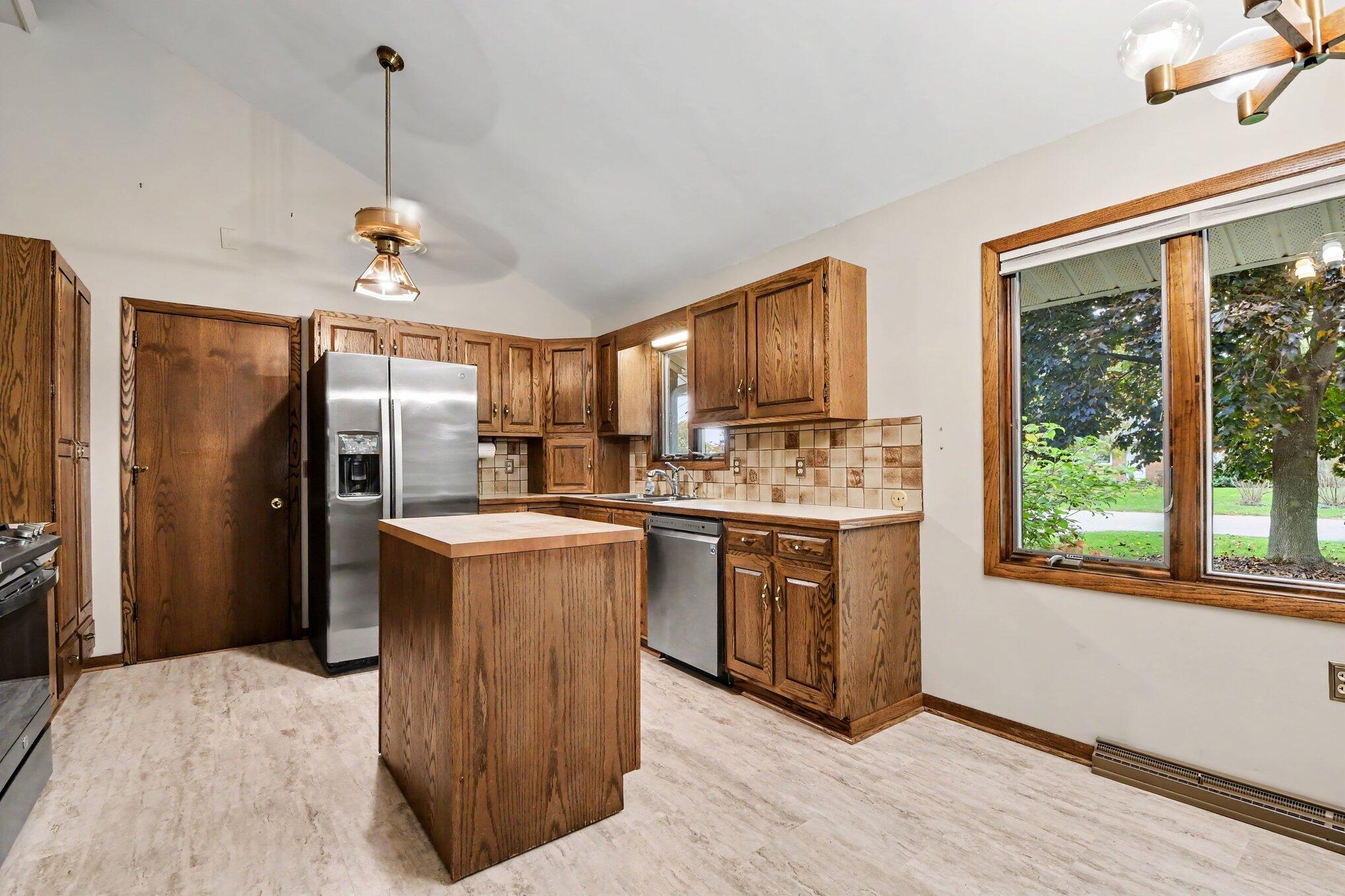 859 Paradise Lake Drive SE Grand Rapids MI 49546