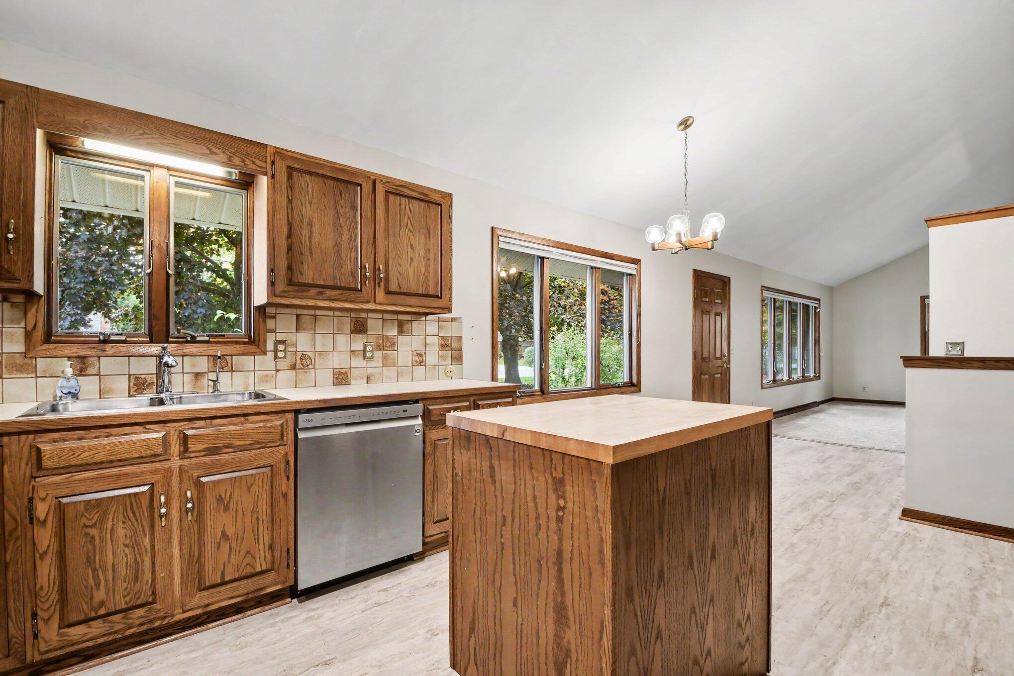 859 Paradise Lake Drive SE Grand Rapids MI 49546