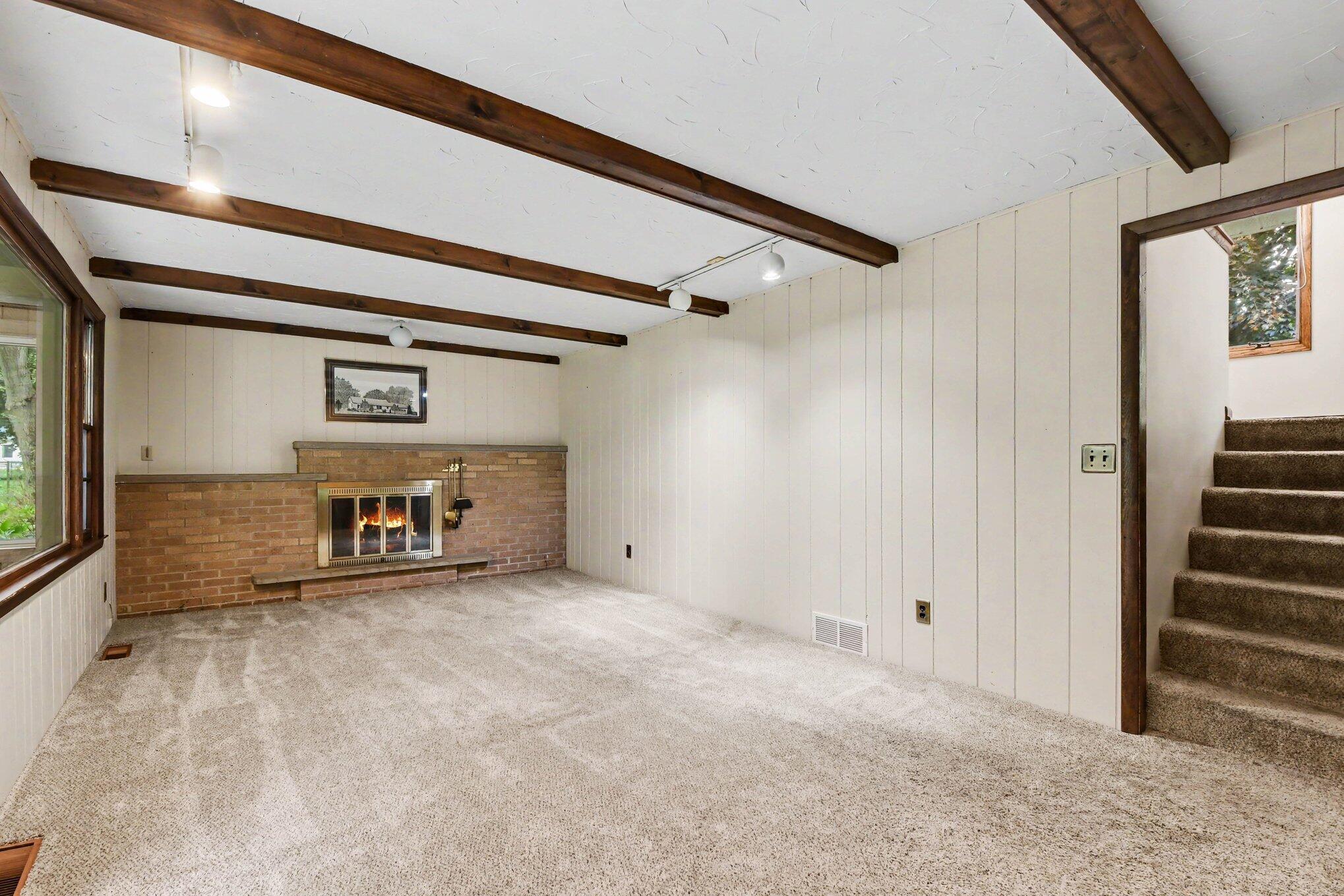 859 Paradise Lake Drive SE Grand Rapids MI 49546