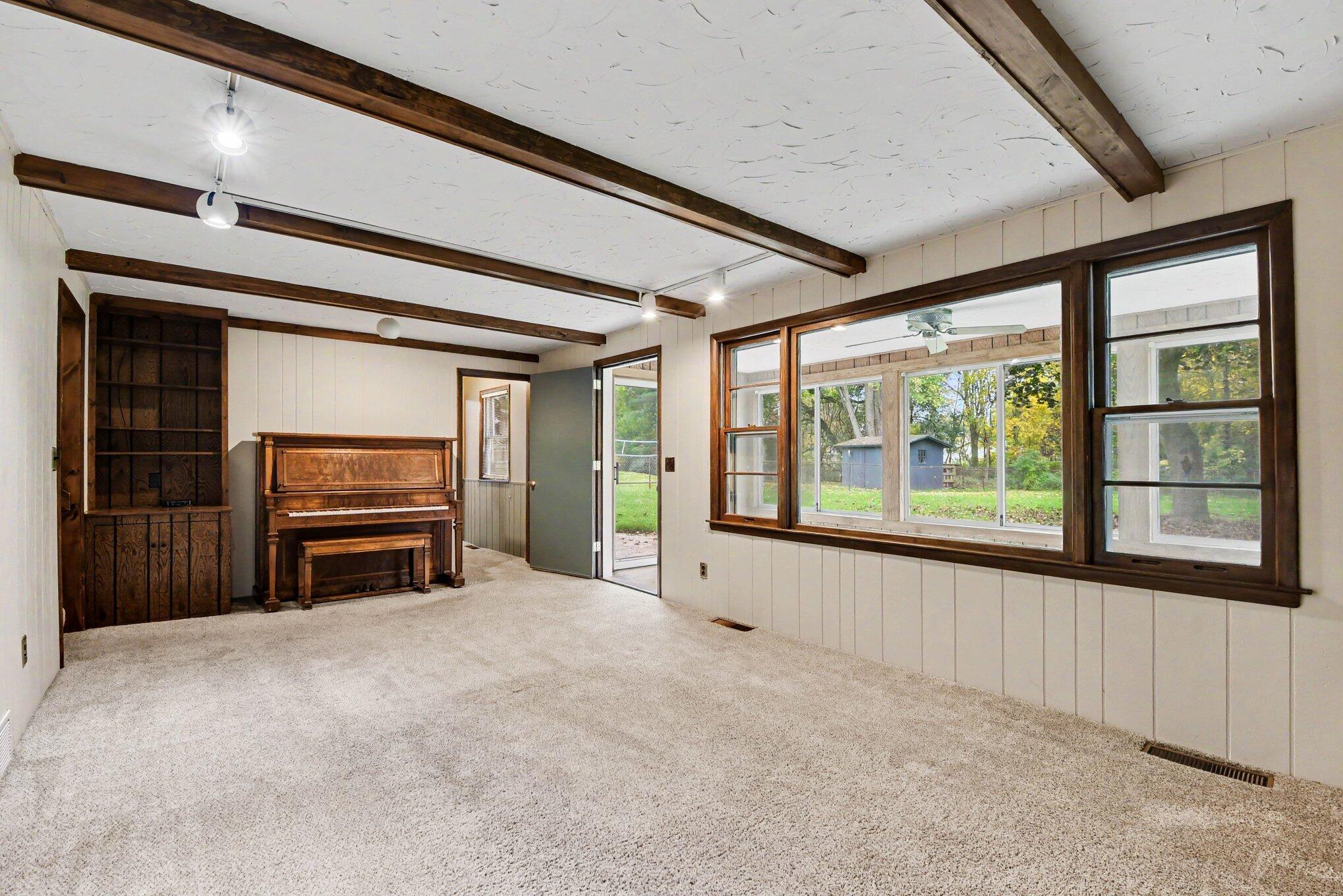 859 Paradise Lake Drive SE Grand Rapids MI 49546