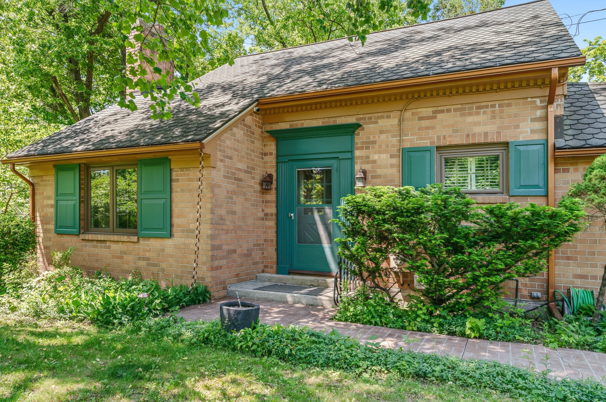 2015 Grand Avenue Kalamazoo MI 49006