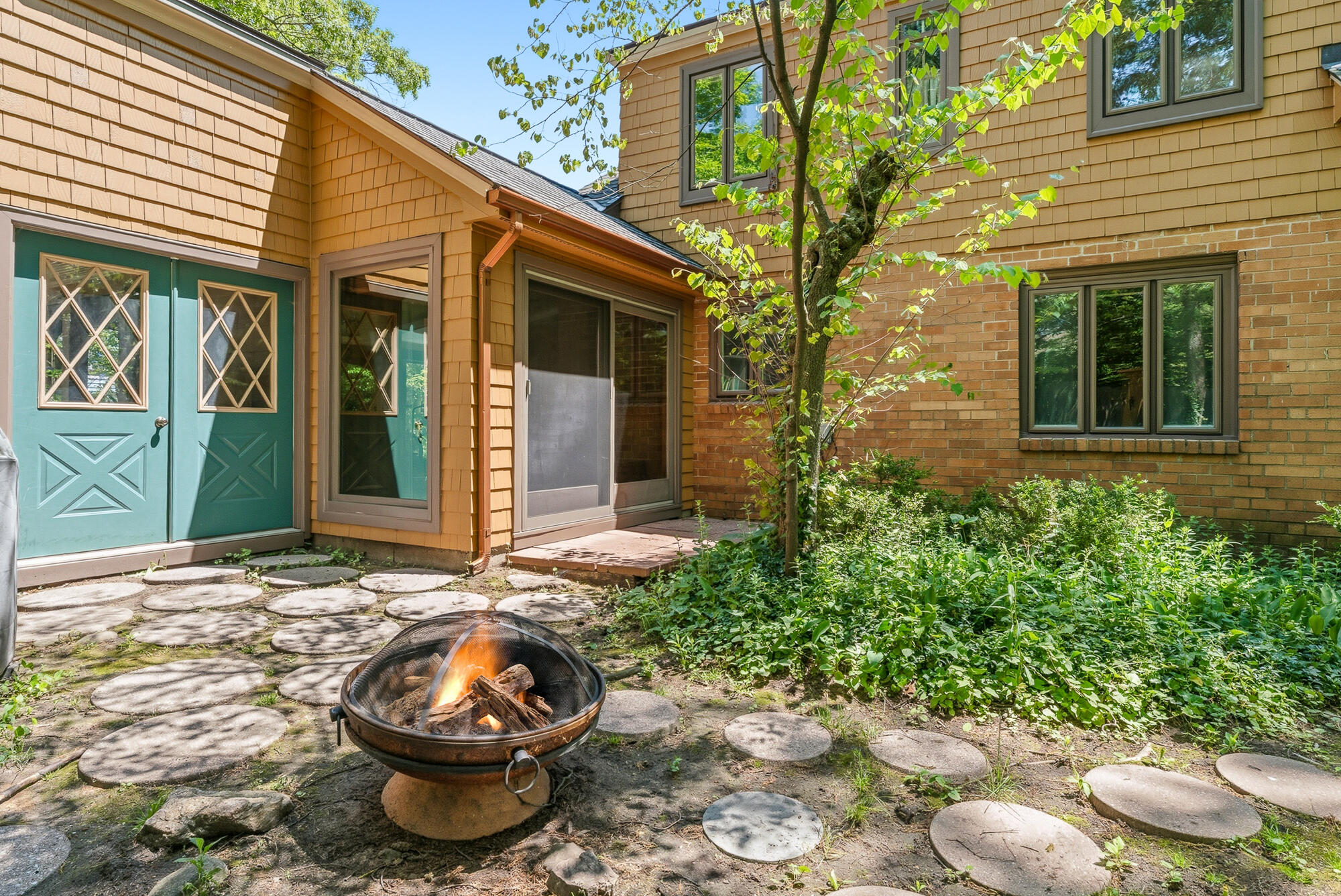 2015 Grand Avenue Kalamazoo MI 49006